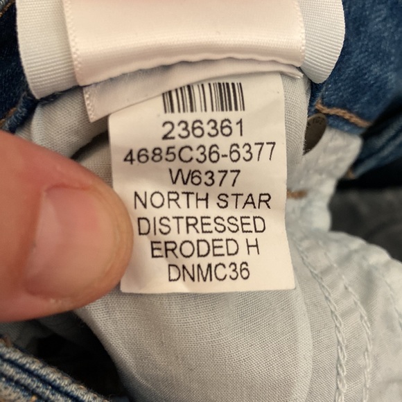 Paige Skyline Skinny Crop, Distressed, Mid-Rise, 27x25, NWT, $219 MSRP - Picture 9 of 14